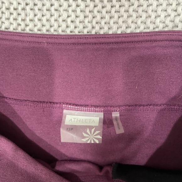 LIKE NEW Athleta Sport Mini Skirt in Plum - Picture 2 of 2